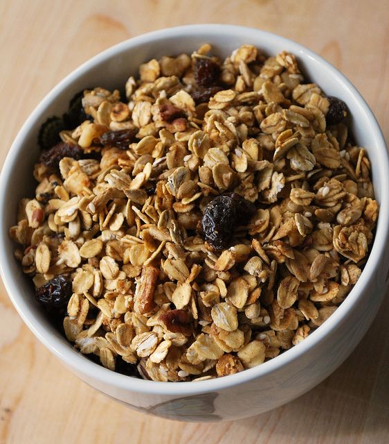 healthy-applesauce-granola